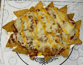 NACHOS CON QUESO